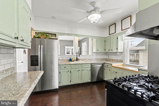 6807 N POINT RD, Sparrows Point, MD 21219