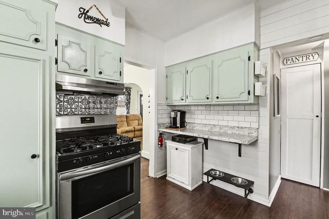 6807 N POINT RD, Sparrows Point, MD 21219