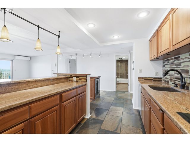 2221 Sw 1ST Ave 724, Portland, OR 97201