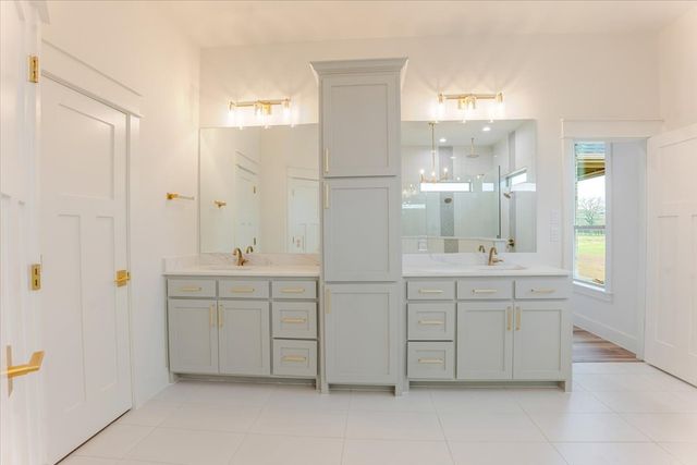 3031 Haylee Drive, Granbury, TX 76048