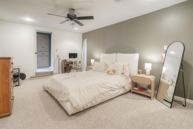 404 River Oaks Drive, Huntsville, TX 77340