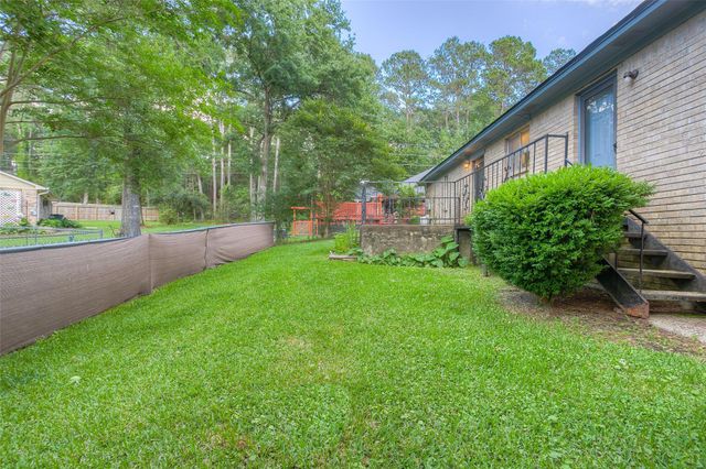 404 River Oaks Drive, Huntsville, TX 77340