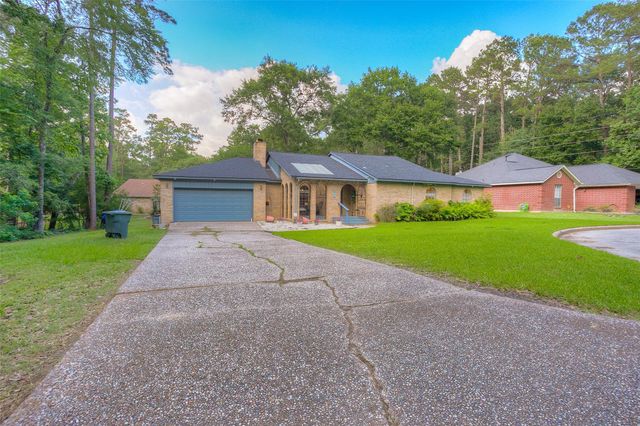 404 River Oaks Drive, Huntsville, TX 77340
