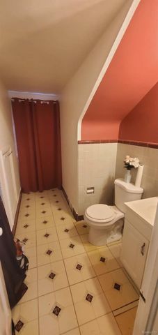 11334 Balfour Road, Detroit, MI 48224