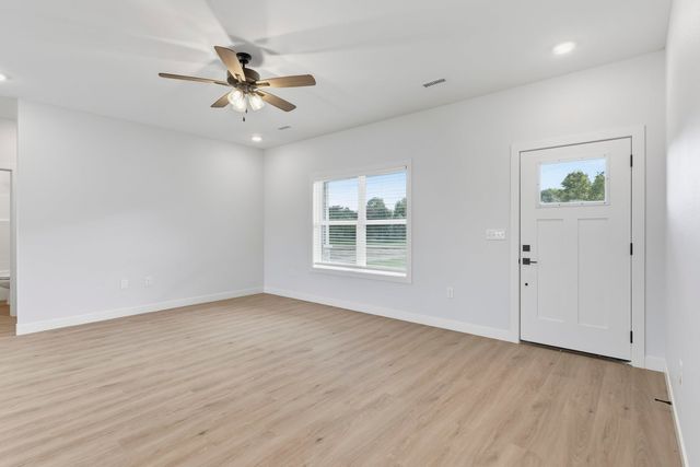 805 Battle Creek Ln, Minneapolis, KS 67467