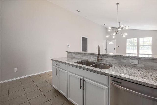 2306 West ST, Taylor, TX 76574