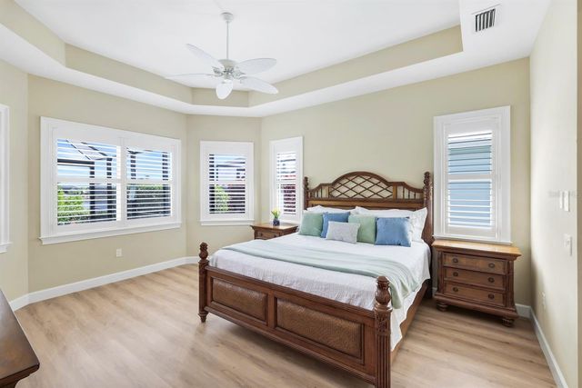 5052 MARTINIQUE DRIVE, Naples, FL 34113