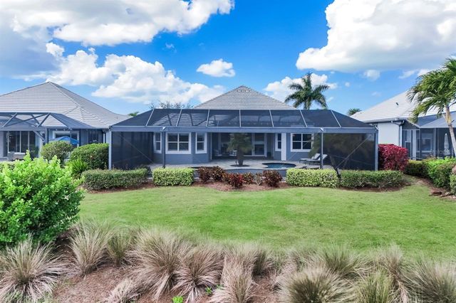 5052 MARTINIQUE DRIVE, Naples, FL 34113