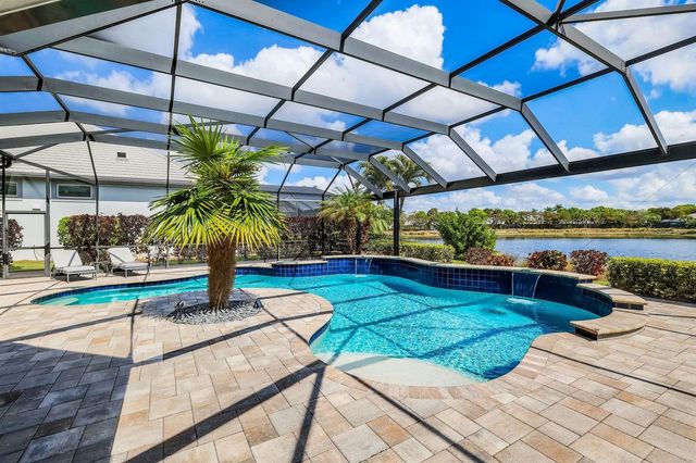 5052 MARTINIQUE DRIVE, Naples, FL 34113