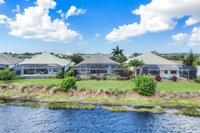 5052 MARTINIQUE DRIVE, Naples, FL 34113