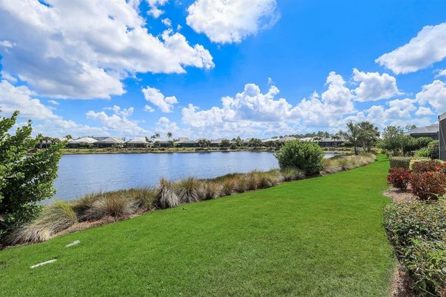 5052 MARTINIQUE DRIVE, Naples, FL 34113