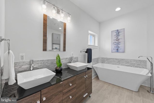 1620 HOLLINS ST, Baltimore, MD 21223