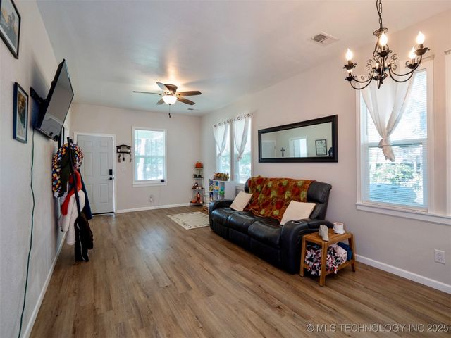 1010 Burch Street NW, Ardmore, OK 73401