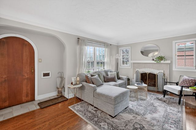 1534 41st Street, Des Moines, IA 50311