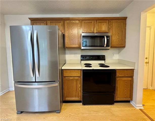 1205 Birch Hill Drive, Kernersville, NC 27284