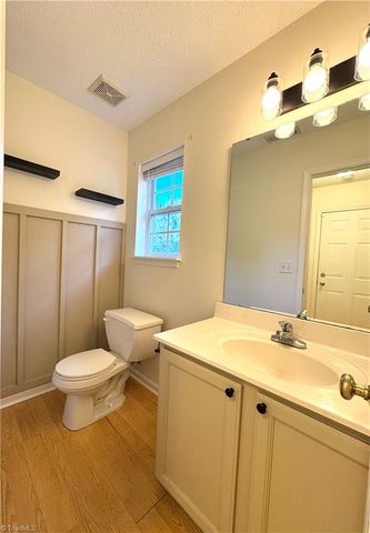 1205 Birch Hill Drive, Kernersville, NC 27284