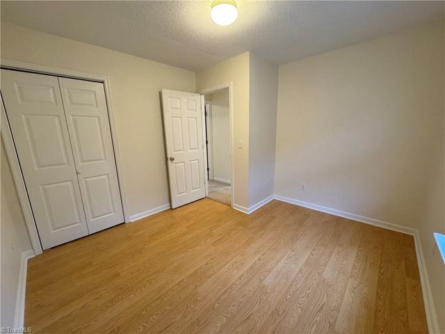 1205 Birch Hill Drive, Kernersville, NC 27284