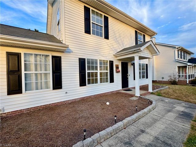 1205 Birch Hill Drive, Kernersville, NC 27284