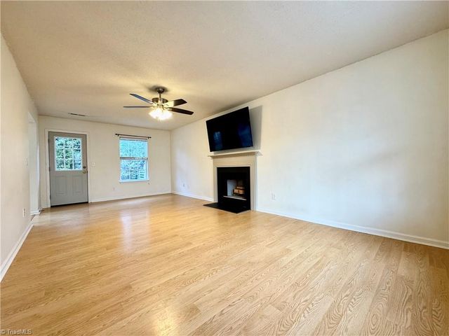 1205 Birch Hill Drive, Kernersville, NC 27284