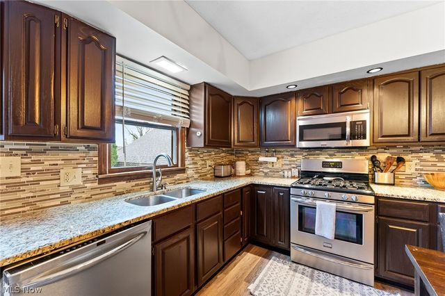 101 Delaware Avenue, Poland, OH 44514