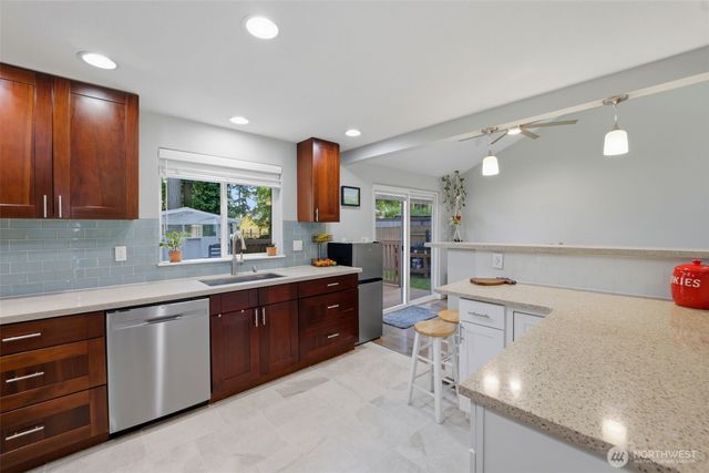 4002 SE Cameron Place, Port Orchard, WA 98366