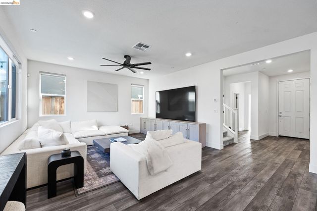 138 Granite Way, Oakley, CA 94561