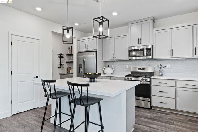 138 Granite Way, Oakley, CA 94561