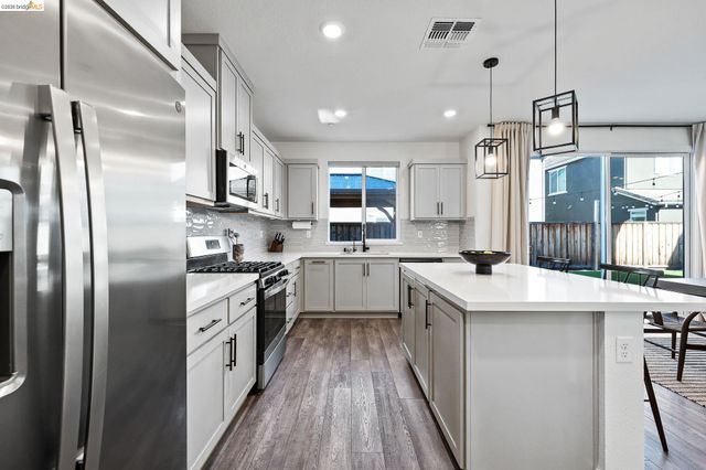 138 Granite Way, Oakley, CA 94561