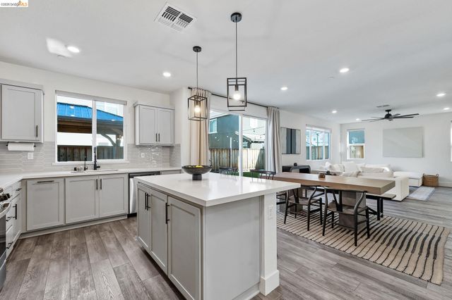 138 Granite Way, Oakley, CA 94561