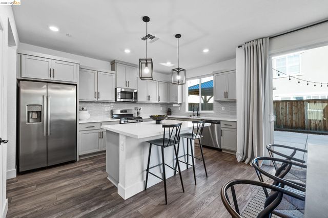 138 Granite Way, Oakley, CA 94561