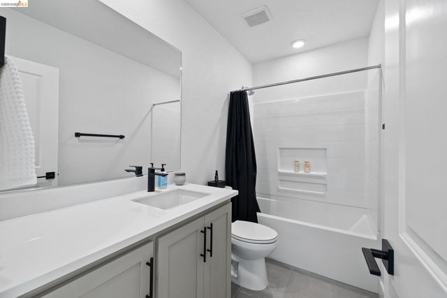 138 Granite Way, Oakley, CA 94561