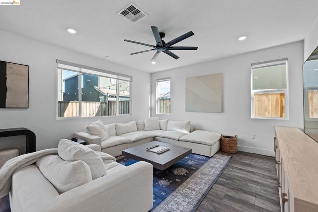 138 Granite Way, Oakley, CA 94561