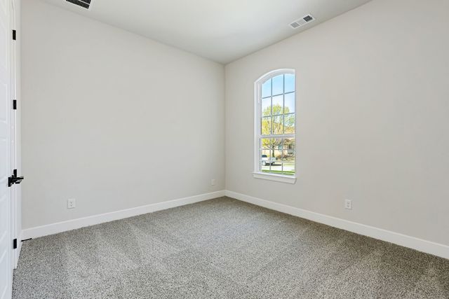 208 Bristol Lane, Azle, TX 76020