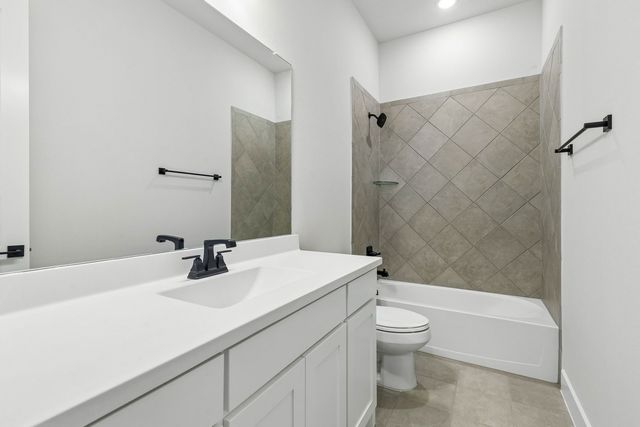 208 Bristol Lane, Azle, TX 76020