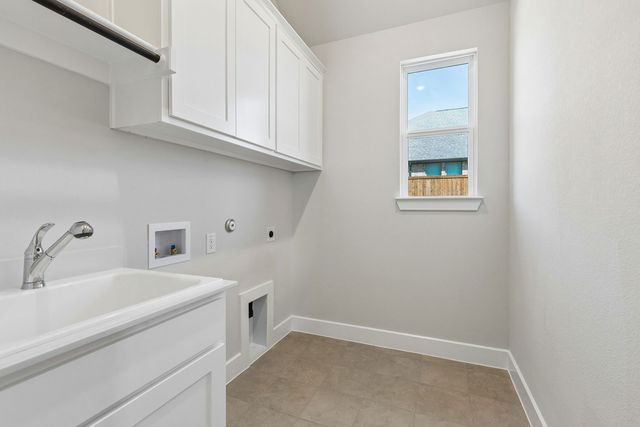 208 Bristol Lane, Azle, TX 76020