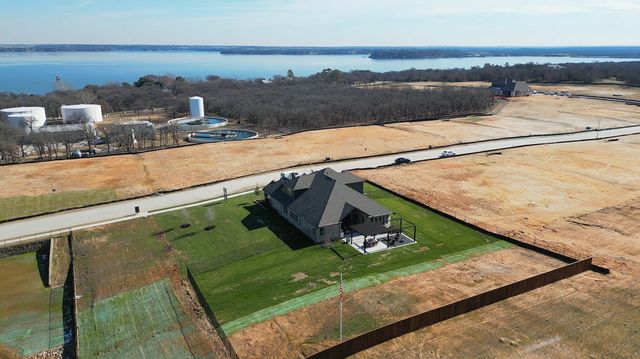 208 Bristol Lane, Azle, TX 76020