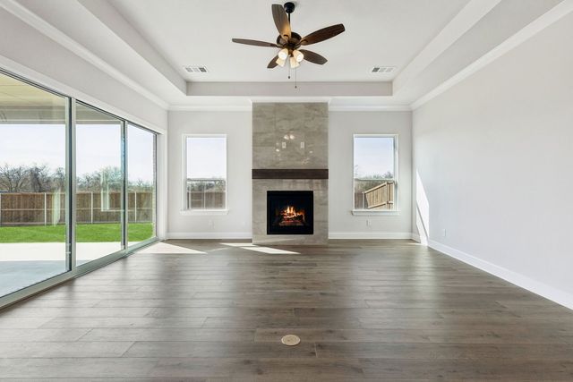 208 Bristol Lane, Azle, TX 76020