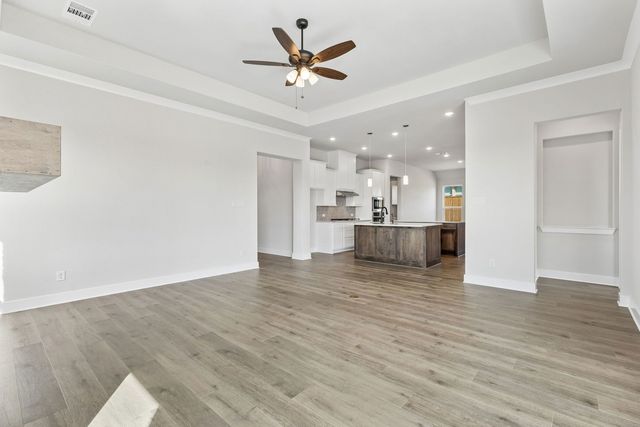 208 Bristol Lane, Azle, TX 76020