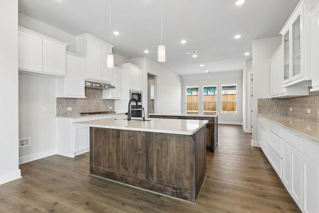 208 Bristol Lane, Azle, TX 76020