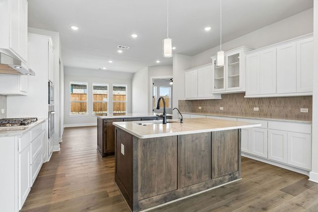 208 Bristol Lane, Azle, TX 76020