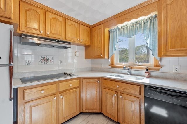 3 Melo Rd 3, Woburn, MA 01801