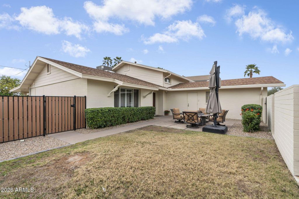 Image 3 of property listing at 8619 E LINCOLN Drive, Scottsdale, AZ 85250