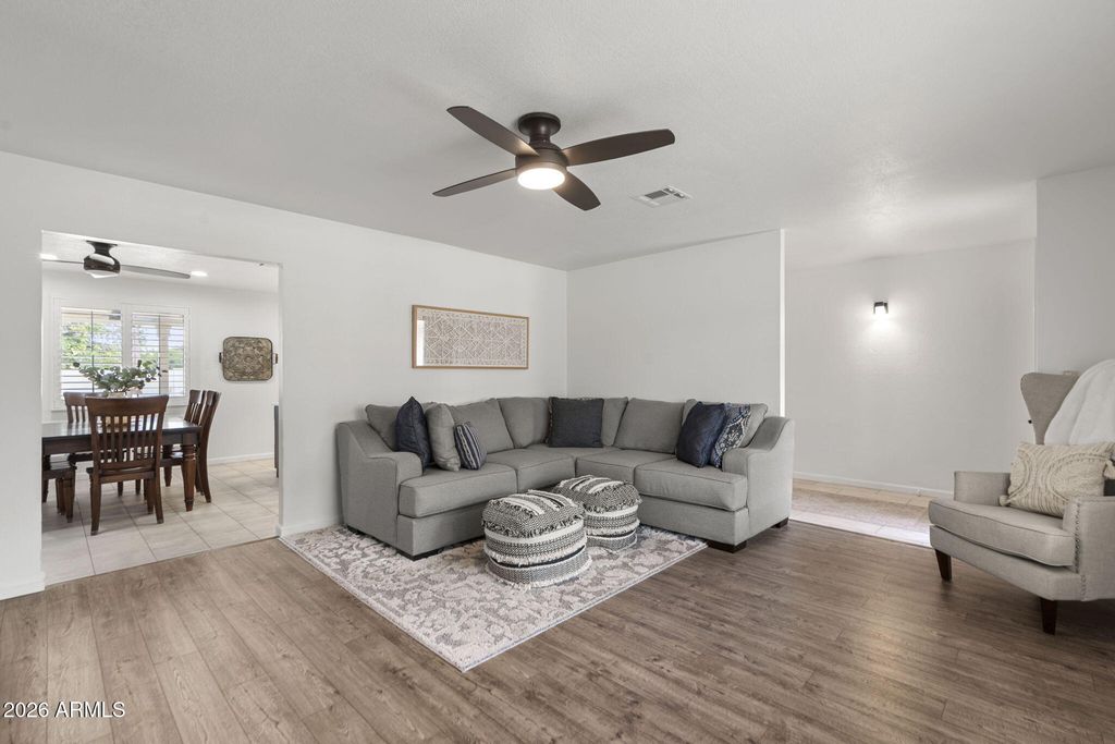 Image 6 of property listing at 8619 E LINCOLN Drive, Scottsdale, AZ 85250