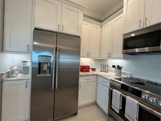 7930 34TH AVENUE W 303, Bradenton, FL 34209