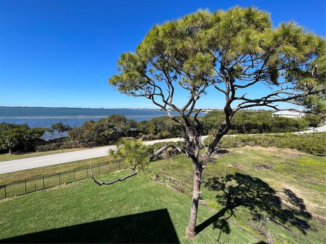 7930 34TH AVENUE W 303, Bradenton, FL 34209