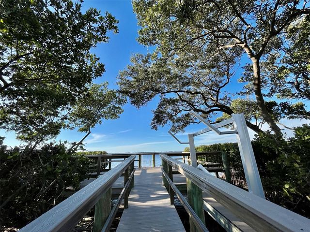 7930 34TH AVENUE W 303, Bradenton, FL 34209