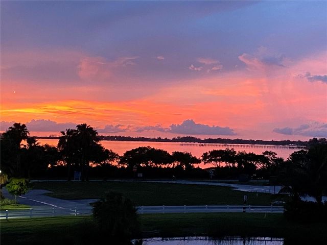 7930 34TH AVENUE W 303, Bradenton, FL 34209