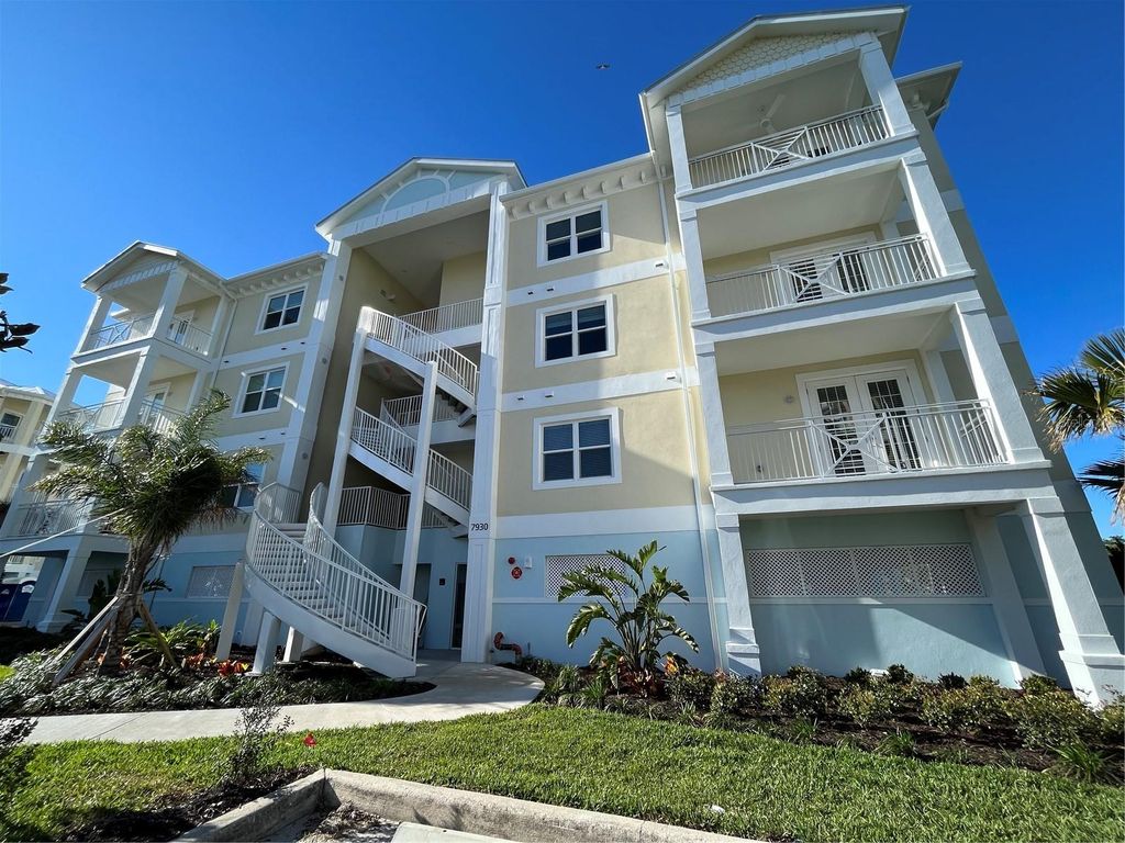 7930 34TH AVENUE W 303, Bradenton, FL 34209