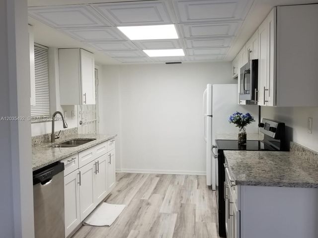 1601 Bay Rd 7, Miami Beach, FL 33139