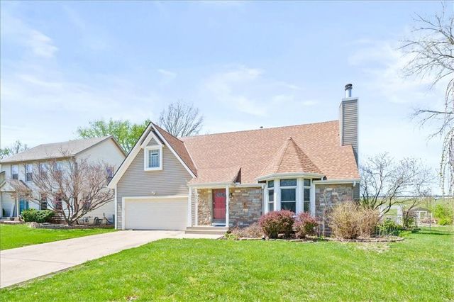 15410 Robinson Street, Overland Park, KS 66223